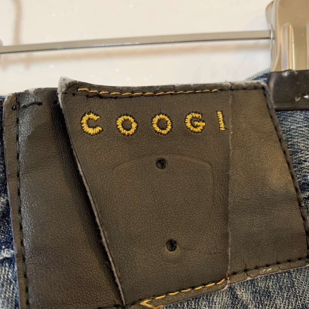 COOGI Jeans Mens Waist 36 Length 16.5 Blue Crest Pocket Hip Hop Y2K - Picture 2 of 15
